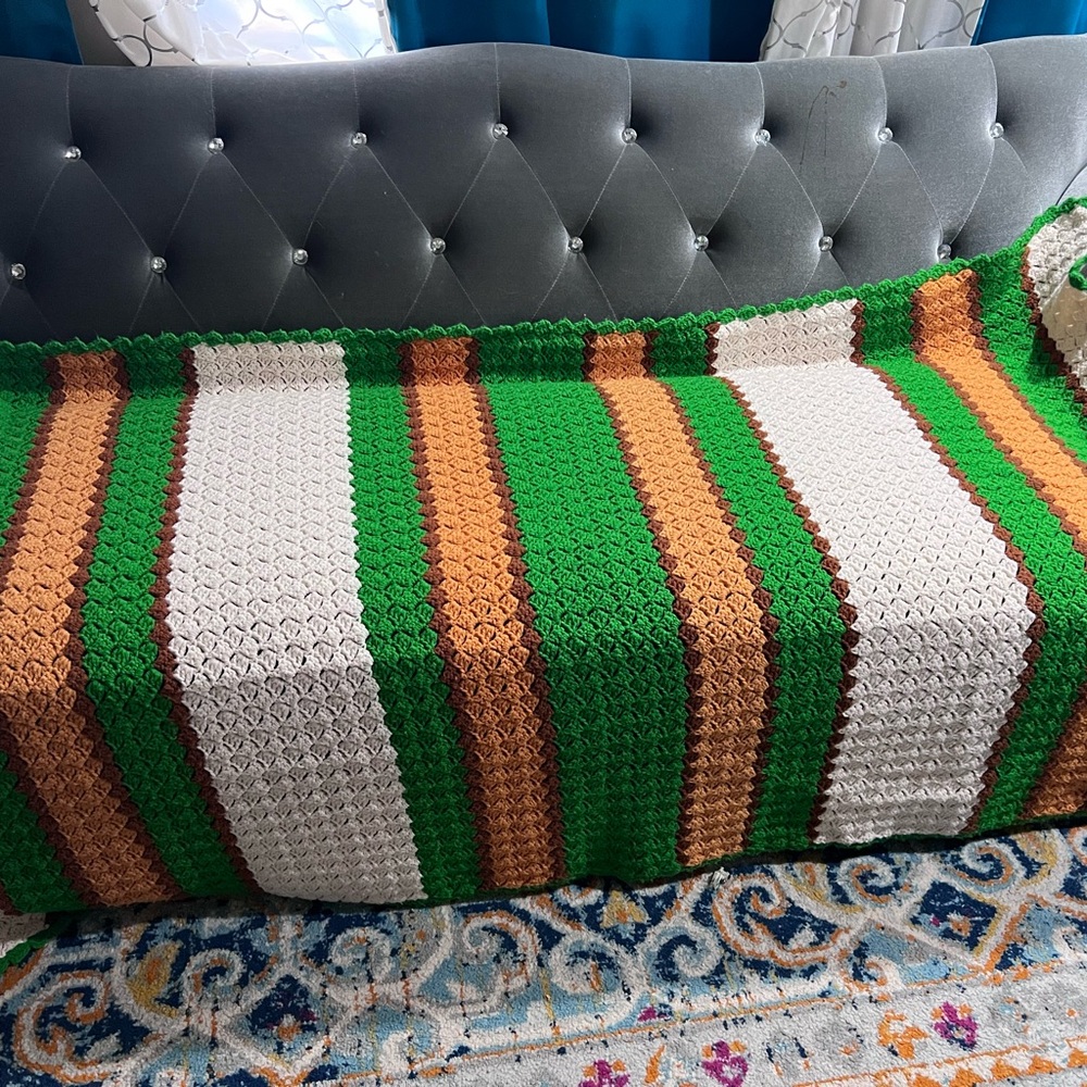 Crochet throw